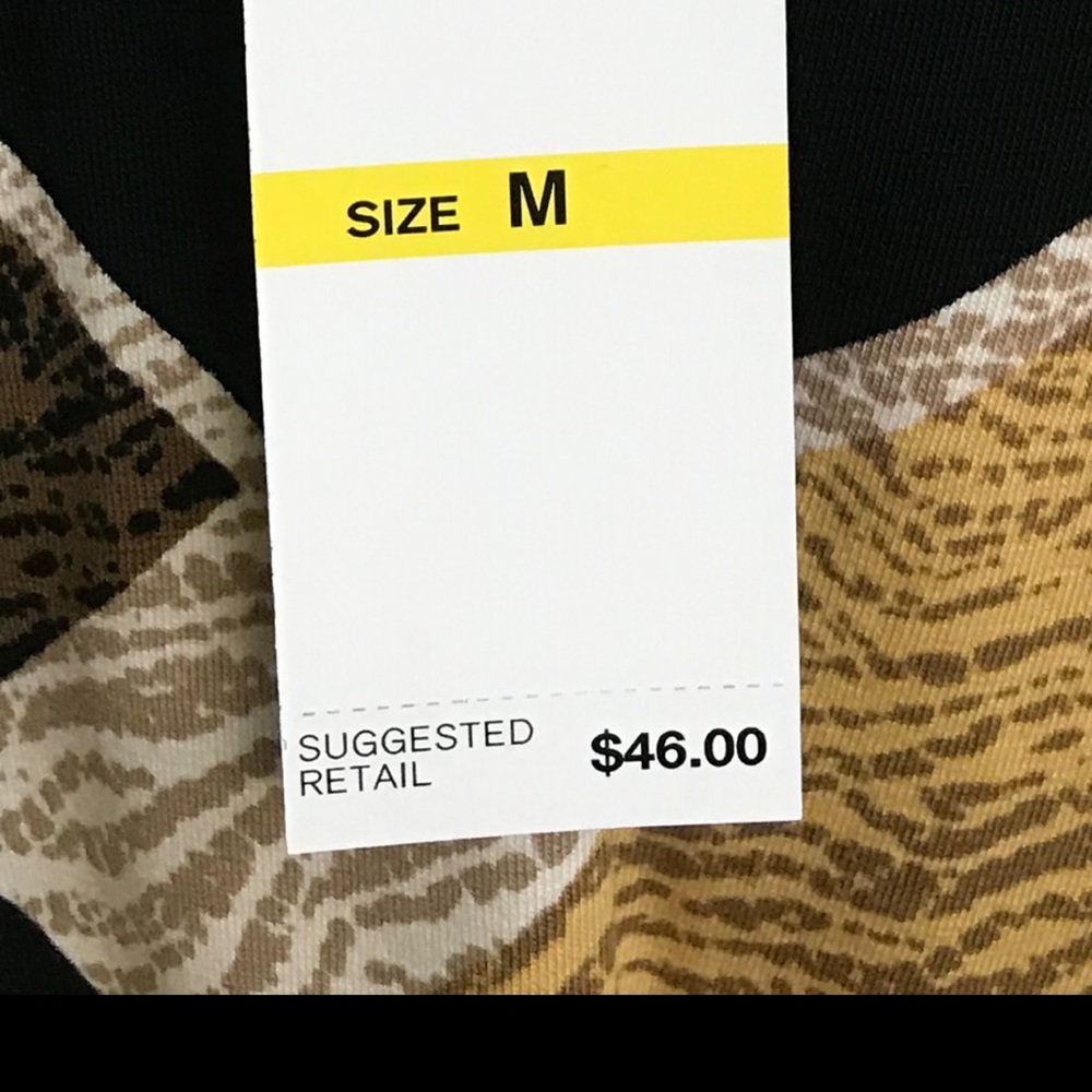 Alfred Dunner blouse size M mid sleeve. Never been wore. Lots of fall colors ❤️